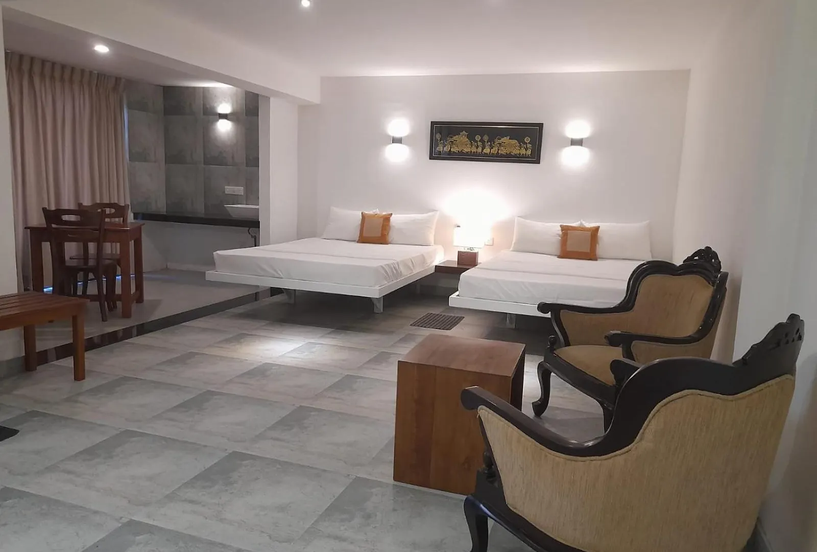 Hotel Lotus Lake Residence Kandy